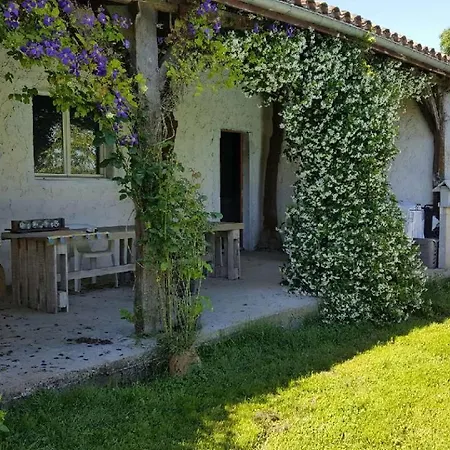 Clos De La Source * Saint-Martin-du-Bois (Gironde)