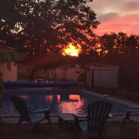 Clos De La Source Gironde Bed & Breakfast 3*