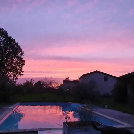 Clos De La Source Saint-Martin-du-Bois (Gironde)